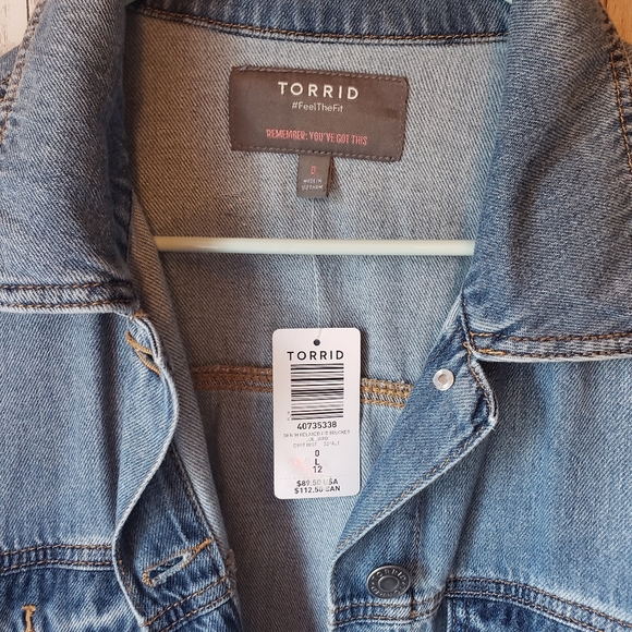 NWOT TORRID TRUCKER JEAN JACKET - Picture 3 of 8